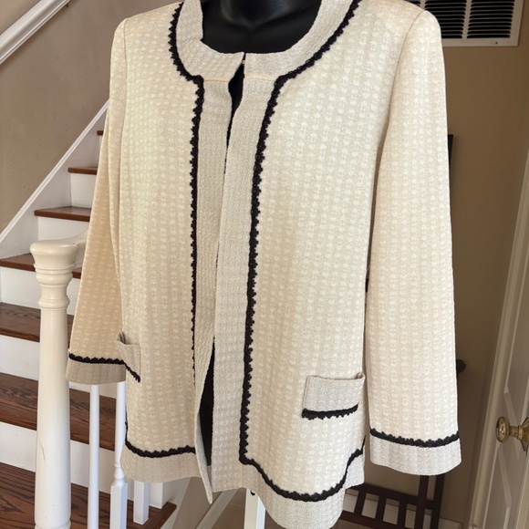 NWT Exclusively Misook Tan & Cream Textured Look Jacket Black Lace Trim XL - Picture 3 of 5